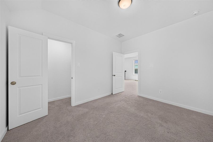Spacious, unfurnished interior of a new home in Cross Creek Ranch: 40ft. lots, Fulshear (Image 32). Spacious, unfurnished interior of a new home in Cross Creek Ranch: 40ft. lots, Fulshear (Image 32).
