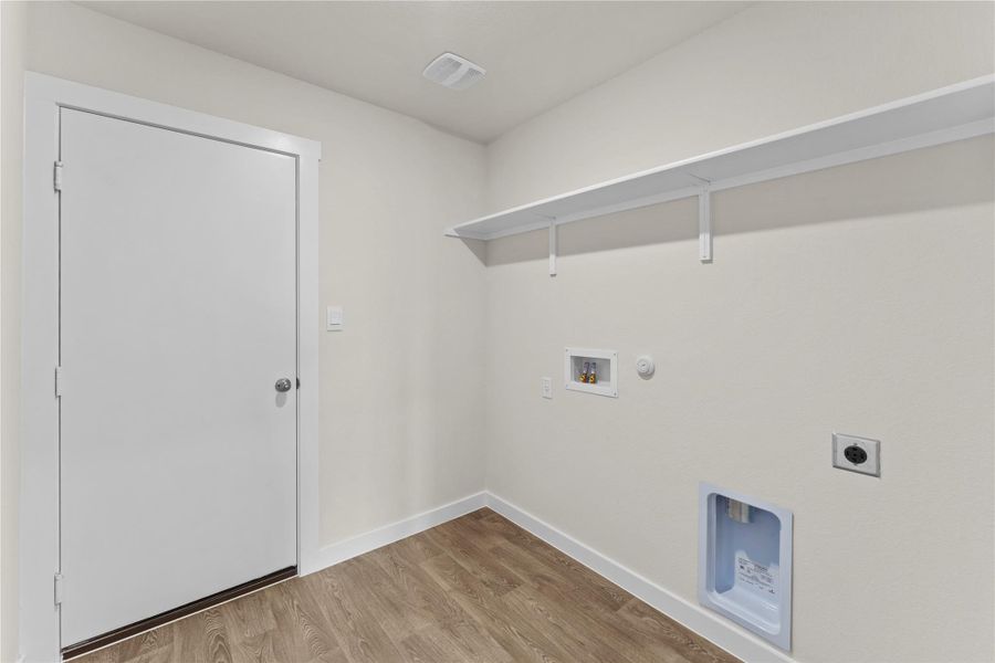 Spacious, unfurnished interior of a new home in Hartland Ranch, Lockhart (Image 20).