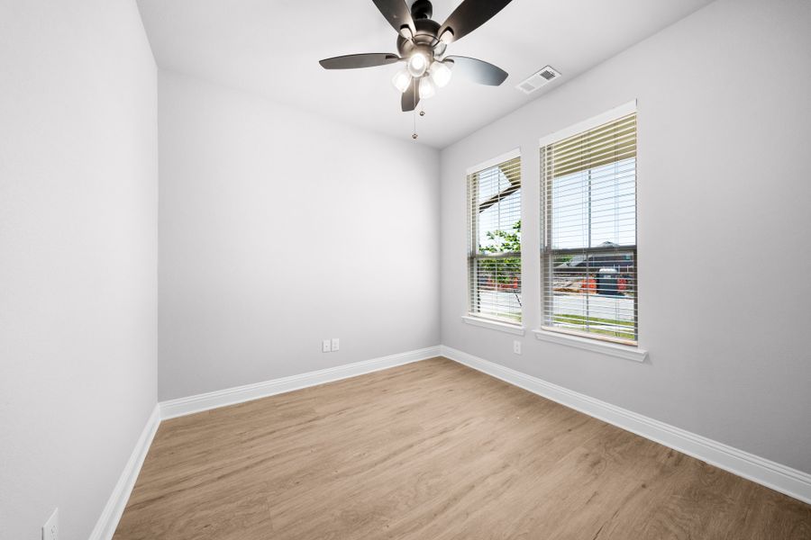 Spacious, unfurnished interior of a new home in Summerwood, Red Oak (Image 32).