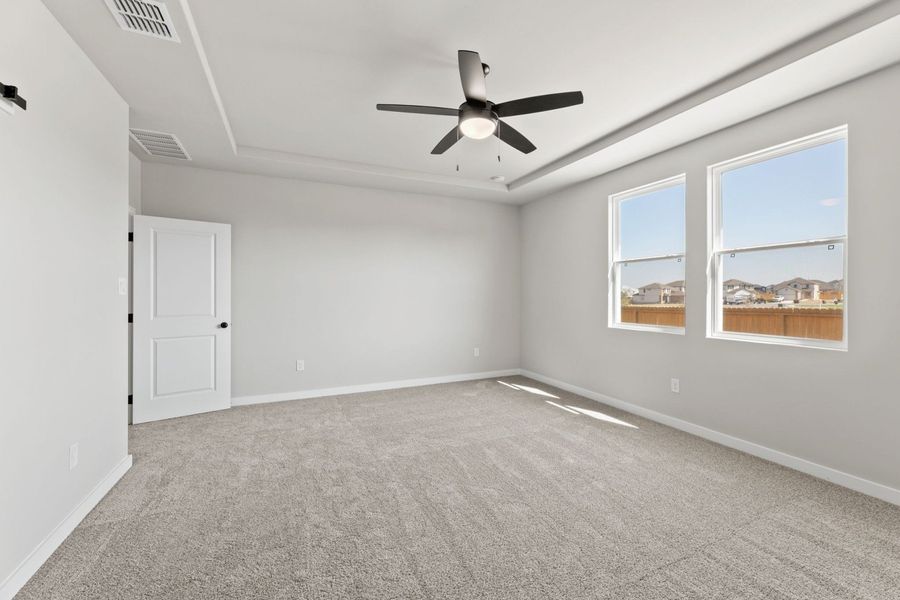 Representative unfurnished interior of a home built from the Tularosa by Hakes Brothers in Hickory Ridge, Elmendorf (Image 28).