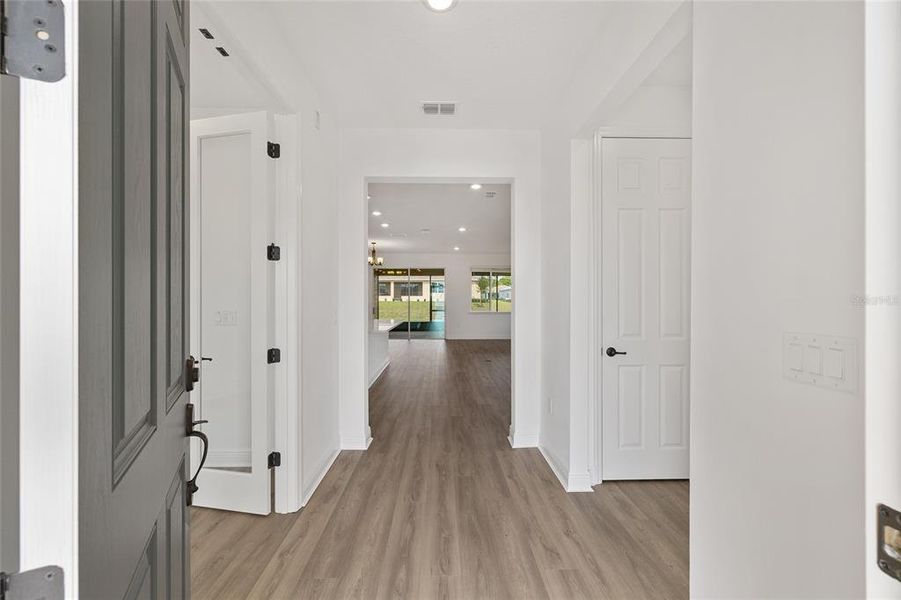 Spacious, unfurnished interior of a new home in , Ocala (Image 16).