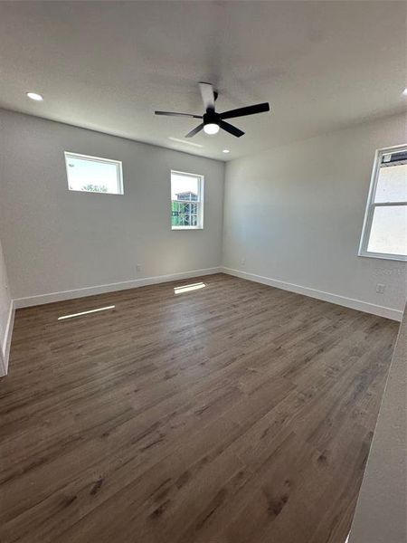 Spacious, unfurnished interior of a new home in , Tampa (Image 16).