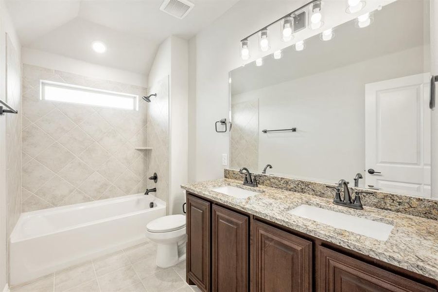Furnished interior view inside a new home in The Oaks, Red Oak (Image 7). Furnished interior view inside a new home in The Oaks, Red Oak (Image 7).