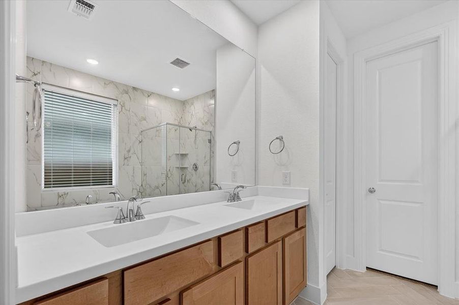 Furnished interior view inside a new home in Heritage Ranch, Sherman (Image 7).
