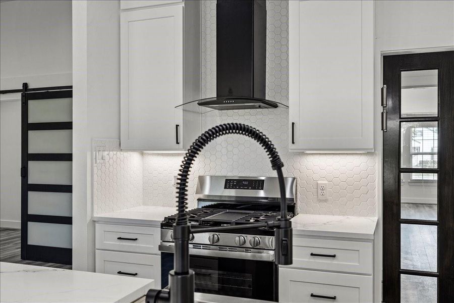 Close-up of interior finishes inside a home in , Santa Fe (Image 16). Close-up of interior finishes inside a home in , Santa Fe (Image 16).