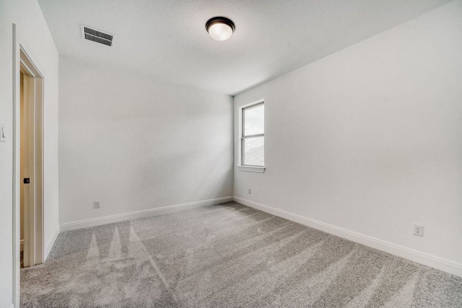 Spacious, unfurnished interior of a new home in The Porch at Du Pre, Buda (Image 14). Spacious, unfurnished interior of a new home in The Porch at Du Pre, Buda (Image 14).