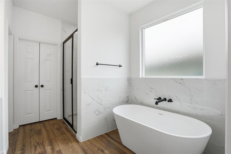 Furnished interior view inside a new home in , Granbury (Image 10).