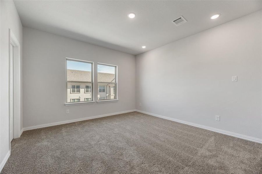 Spacious, unfurnished interior of a new home in City Point, North Richland Hills (Image 23).