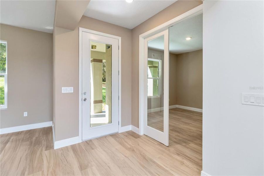 Spacious, unfurnished interior of a new home in , Clermont (Image 46).