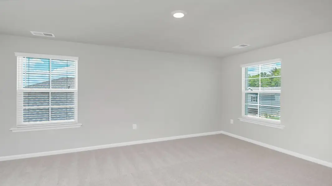 Spacious, unfurnished interior of a new home in Ferry Grove, Lexington (Image 14).