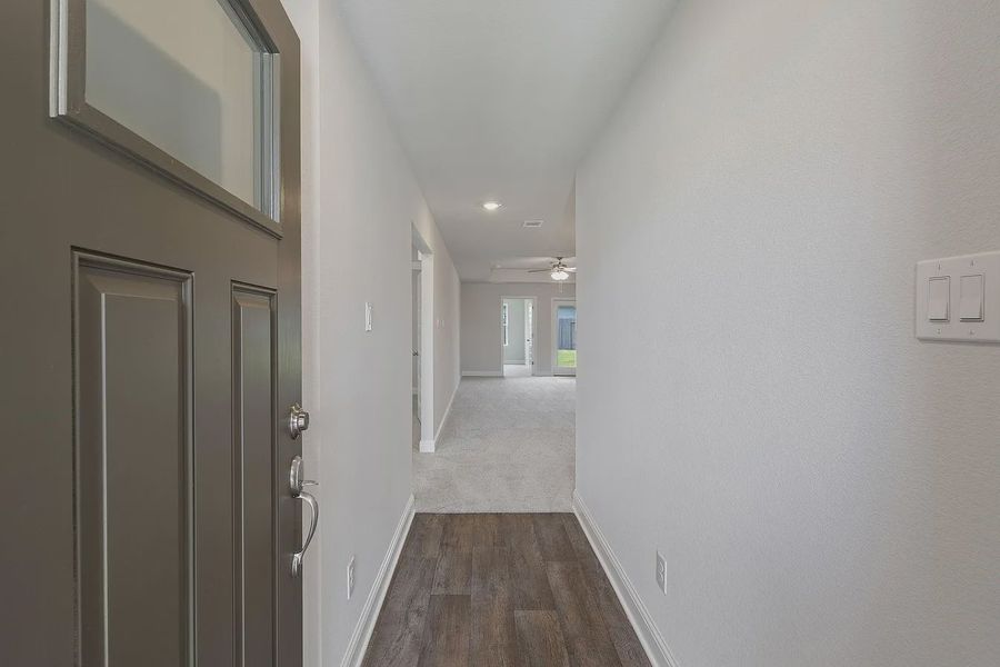 Spacious, unfurnished interior of a new home in Grand Oaks Reserve, Cleveland (Image 12).
