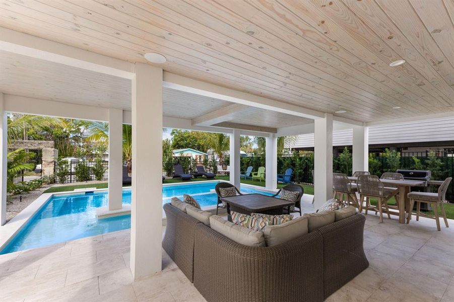 Exterior details and patio area of a home in , Bradenton Beach (Image 38).