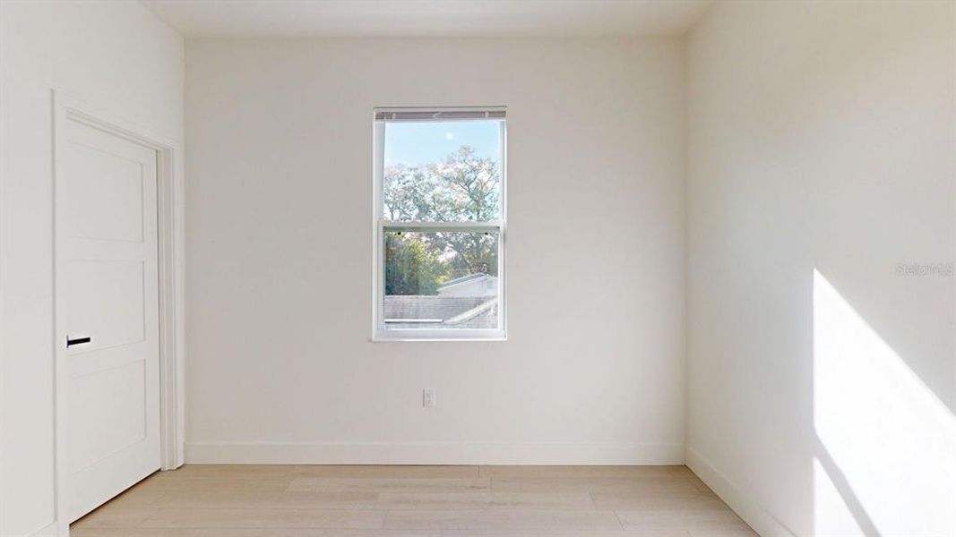 Spacious, unfurnished interior of a new home in , Tampa (Image 70).