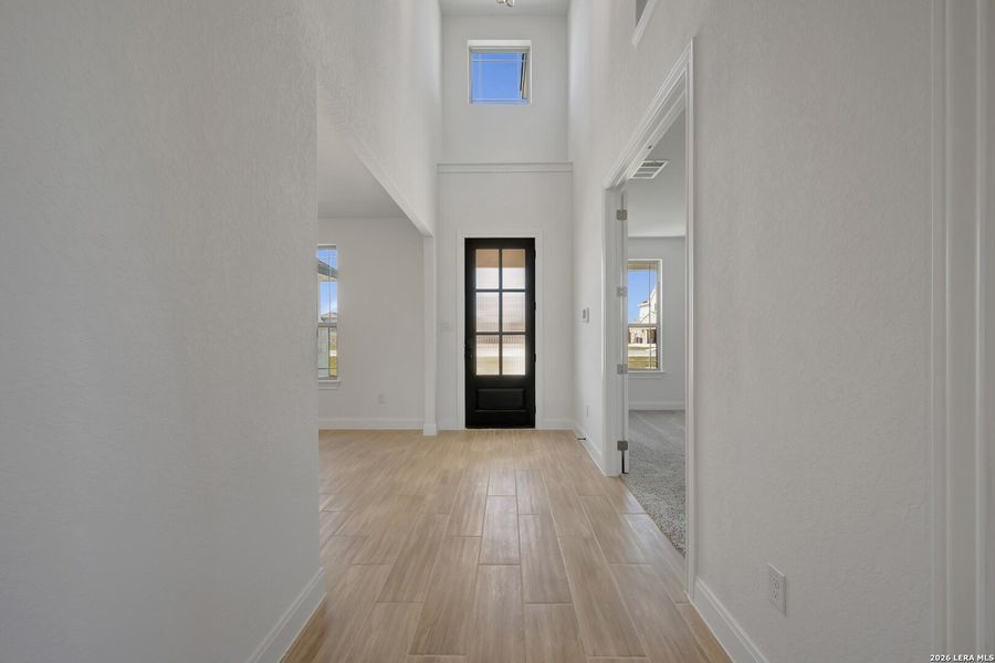 Spacious, unfurnished interior of a new home in Everly Estates, San Antonio (Image 32).