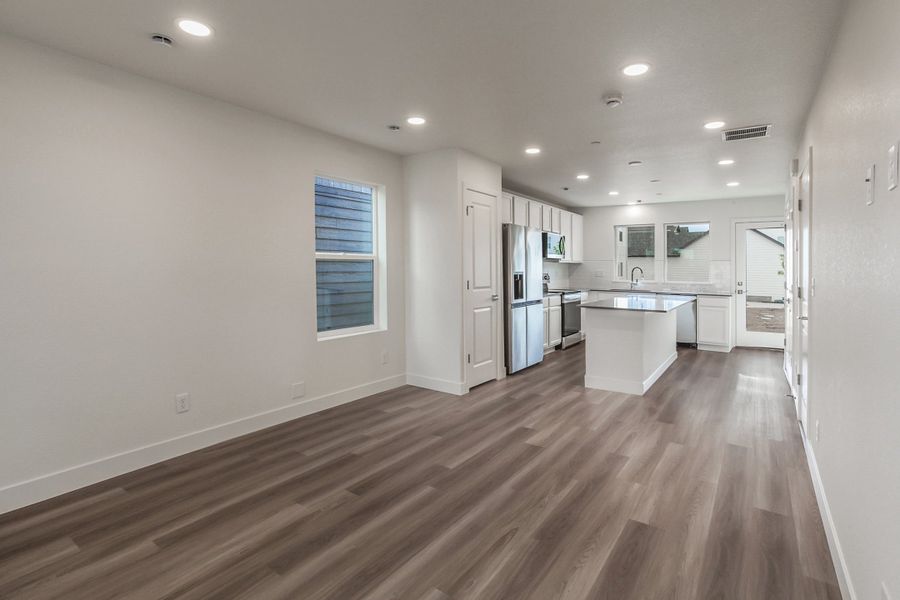 Spacious, unfurnished interior of a new home in Bloom, Fort Collins (Image 26).