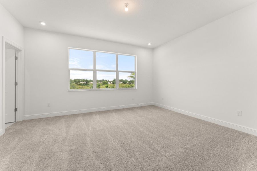 Spacious, unfurnished interior of a new home in Avila, Jensen Beach (Image 10).