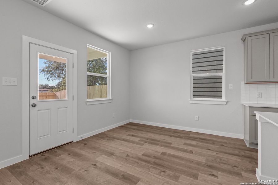 Spacious, unfurnished interior of a new home in Senna, Leon Valley (Image 16). Spacious, unfurnished interior of a new home in Senna, Leon Valley (Image 16).