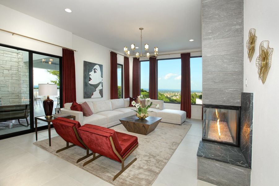 The Lynmar II Family Room