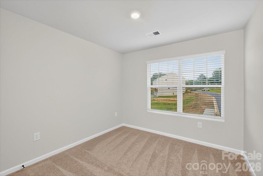 Spacious, unfurnished interior of a new home in Rhyne Court, Gastonia (Image 25).