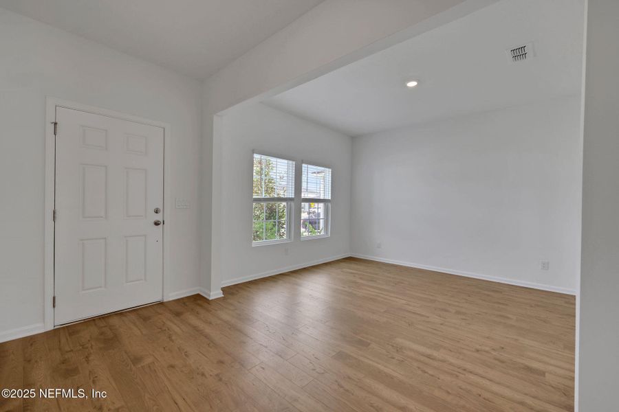 Spacious, unfurnished interior of a new home in Cordova Palms, St. Augustine (Image 12).