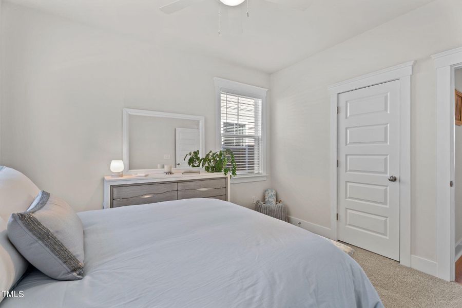 1753 Birdhaven- blue room 3