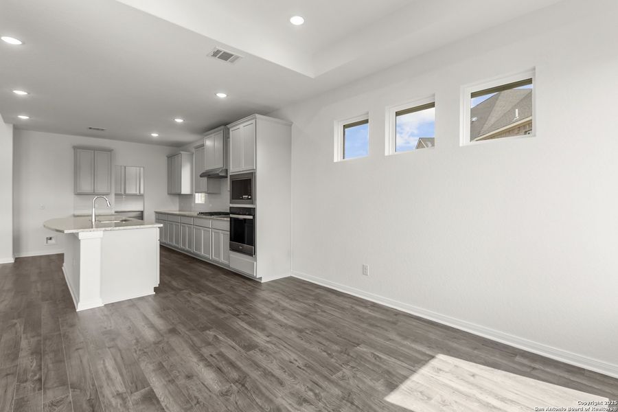 Spacious, unfurnished interior of a new home in Homestead, Schertz (Image 36).