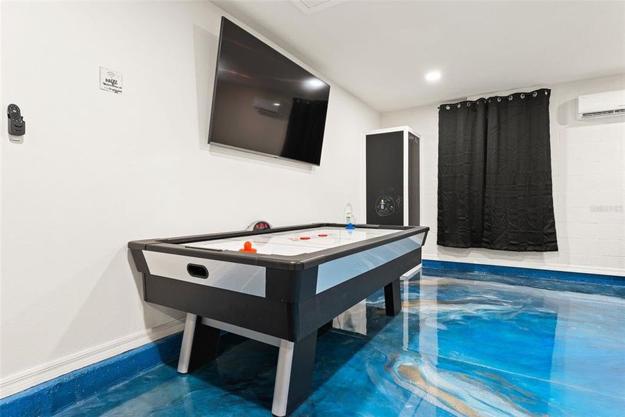 Furnished interior view inside a new home in , Spring Hill (Image 51).