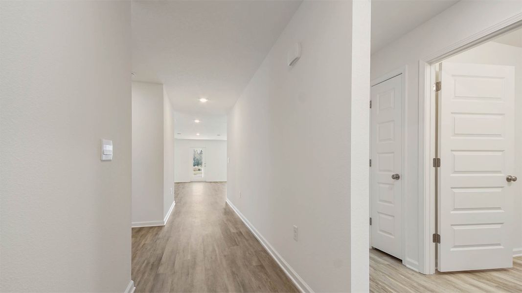 Representative unfurnished interior of a home built from the Ryder by D.R. Horton in Ashton Park Phase III, Freeport (Image 14).