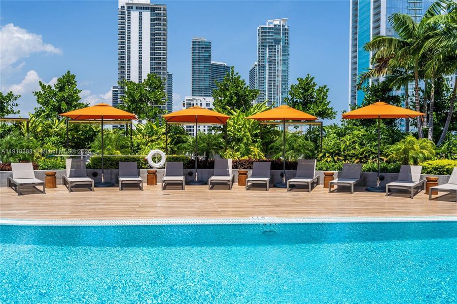 Community amenities in Aria Reserve, Miami (Image 36).