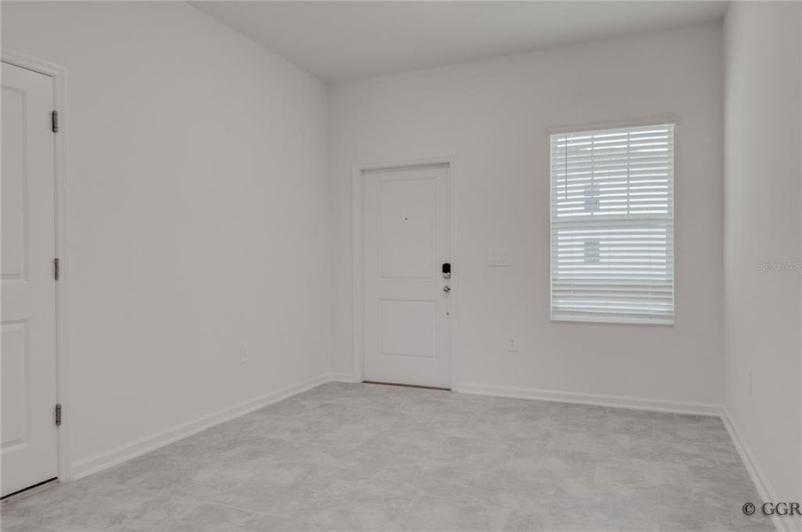 Spacious, unfurnished interior of a new home in , Davenport (Image 20).