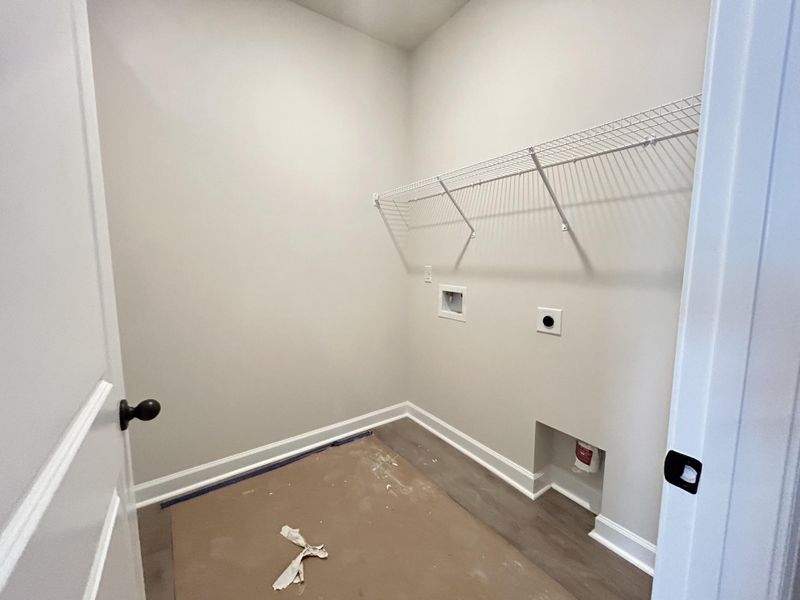 Spacious, unfurnished interior of a new home in Tea Farm, Ravenel (Image 16). Spacious, unfurnished interior of a new home in Tea Farm, Ravenel (Image 16).