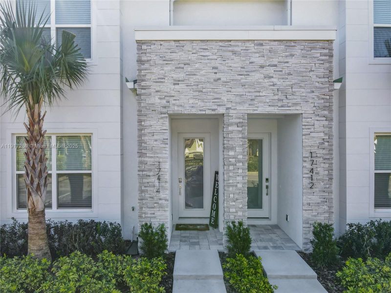 Exterior details and patio area of a home in , Clermont (Image 3). Exterior details and patio area of a home in , Clermont (Image 3).