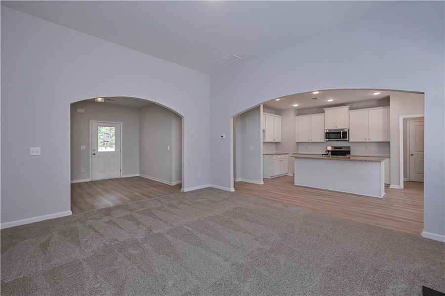 Spacious, unfurnished interior of a new home in , Villa Rica (Image 14).