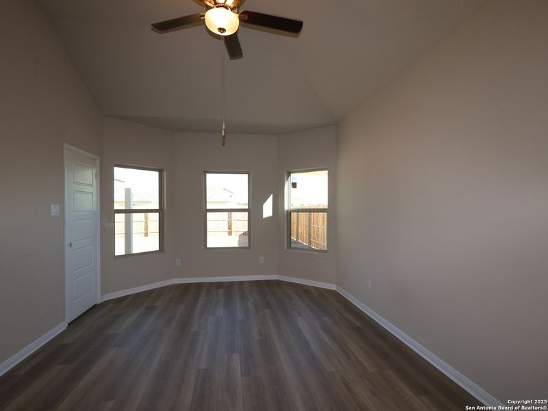 Spacious, unfurnished interior of a new home in Winding Brook, San Antonio (Image 23). Spacious, unfurnished interior of a new home in Winding Brook, San Antonio (Image 23).