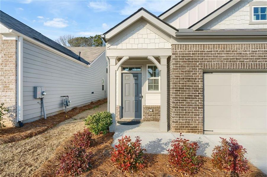 Exterior details and patio area of a home in , Acworth (Image 3).