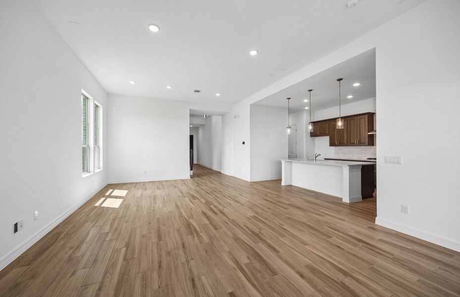 Spacious, unfurnished interior of a new home in Lago Mar, Texas City (Image 25). Spacious, unfurnished interior of a new home in Lago Mar, Texas City (Image 25).