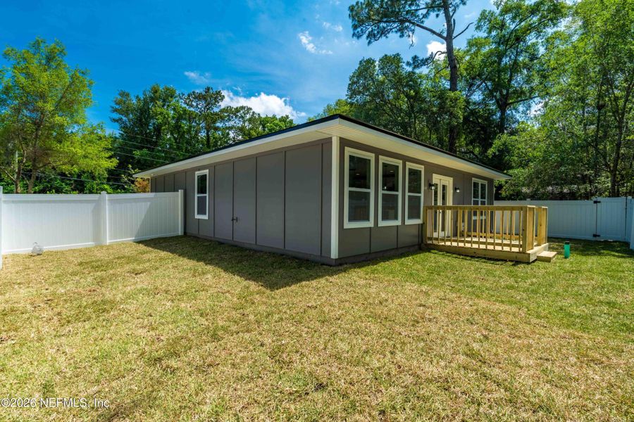 Exterior details and patio area of a home in , Jacksonville (Image 32).
