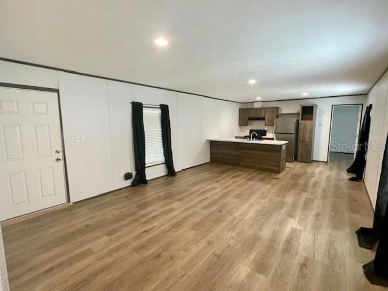 Spacious, unfurnished interior of a new home in , Lake Wales (Image 10).