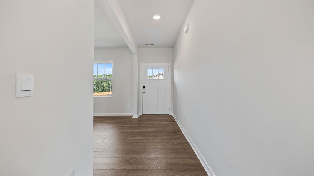 Spacious, unfurnished interior of a new home in Palmetto Valley, Anderson (Image 14).