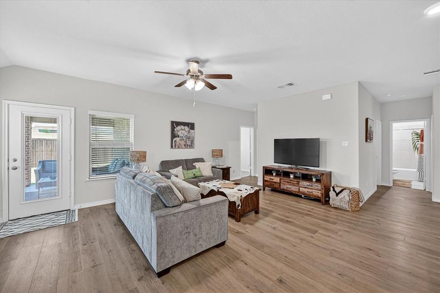 Furnished interior view inside a new home in Williamsburg, Fate (Image 14).