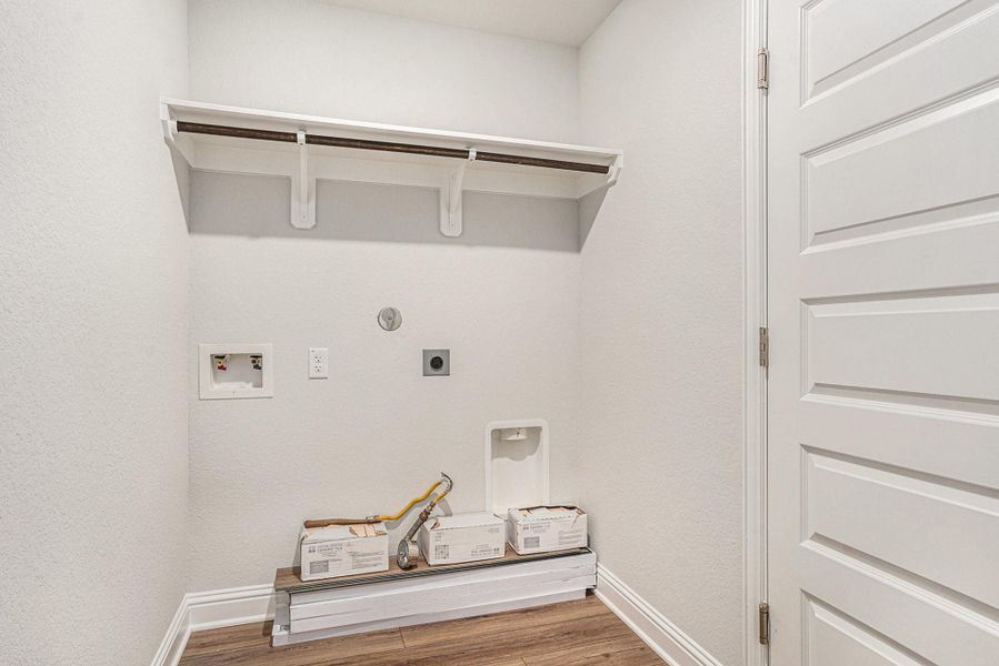 *STOCK PHOTO - COLORS & FEATURES MAY VARY