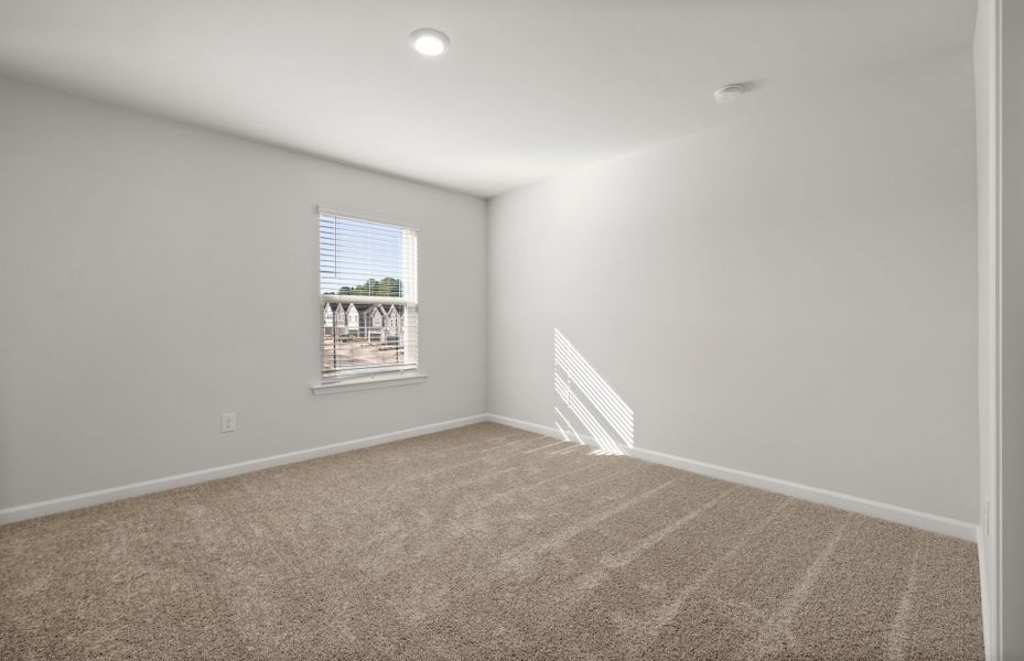 Representative unfurnished interior of a home built from the Broxton by Pulte Homes in Mailman Post, Knightdale (Image 16).