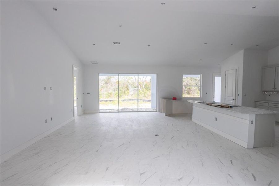 Spacious, unfurnished interior of a new home in , Englewood (Image 7).