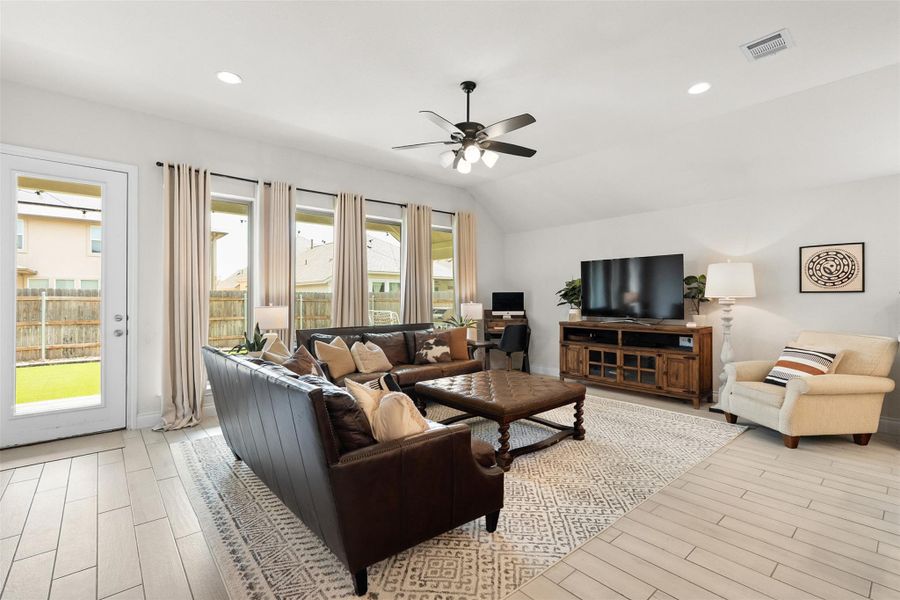 Furnished interior view inside a new home in Santa Rita Ranch 50', Liberty Hill (Image 27). Furnished interior view inside a new home in Santa Rita Ranch 50', Liberty Hill (Image 27).