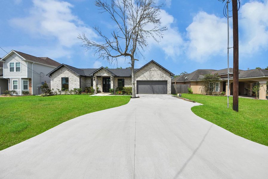 Front exterior of a new home in , Arcola, TX, highlighting curb appeal (Image 28).