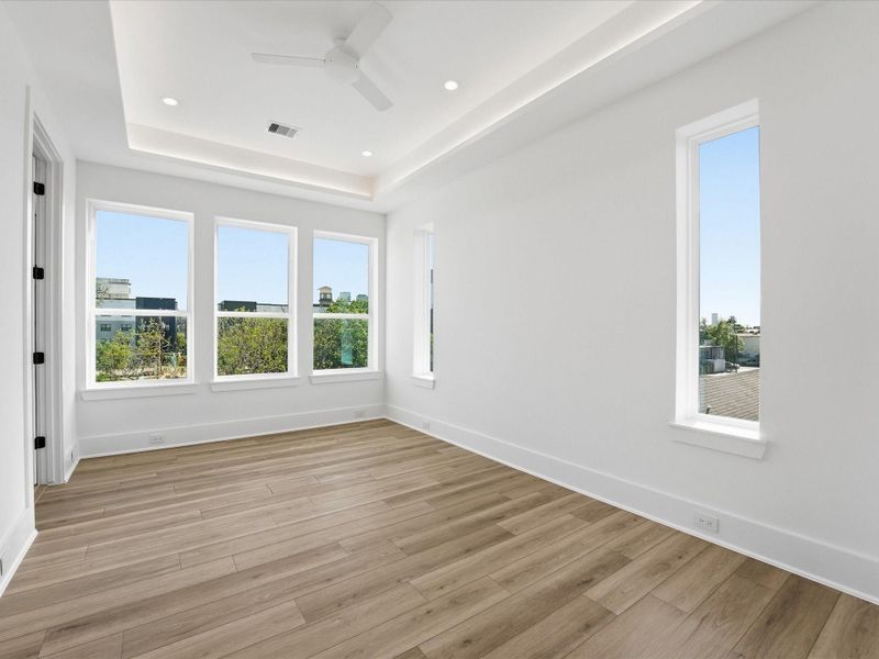 Spacious, unfurnished interior of a new home in , Houston (Image 13).