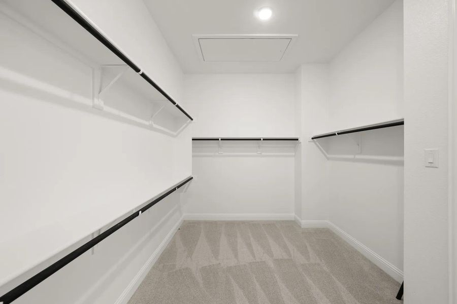 Eastland II Primary Closet