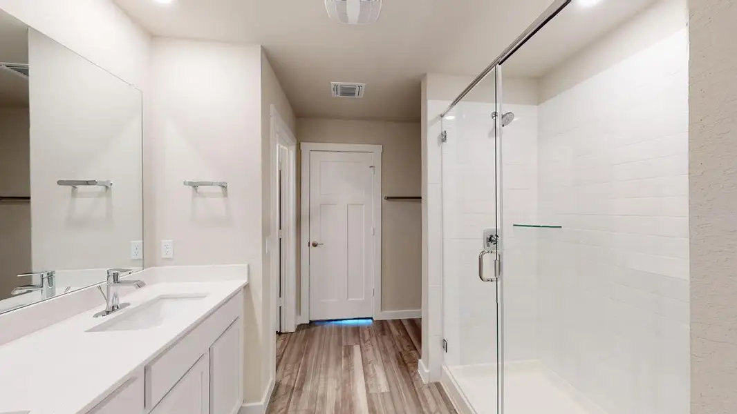 Furnished interior view inside a new home in Yowell Ranch, Killeen (Image 8). Furnished interior view inside a new home in Yowell Ranch, Killeen (Image 8).