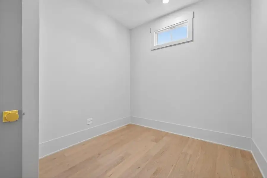 Spacious, unfurnished interior of a new home in The Manors, Jefferson (Image 23).