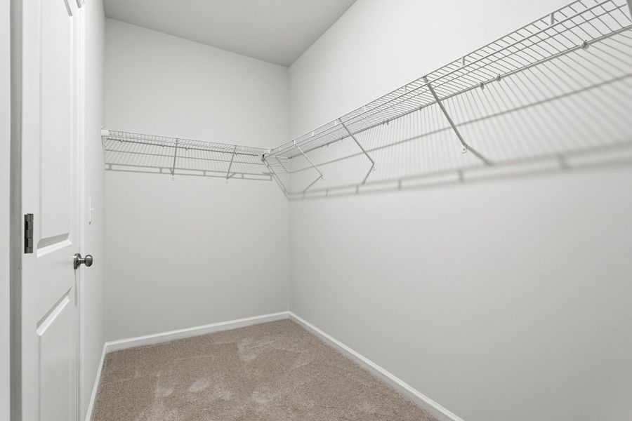 Spacious, unfurnished interior of a new home in Piper Creek, Newton (Image 24).